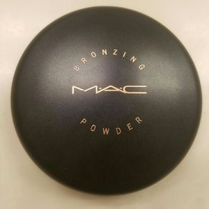 Bronzing powder